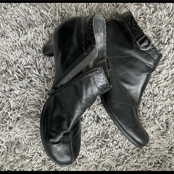 A2 Booties by Aerosole - Picture 4 of 6